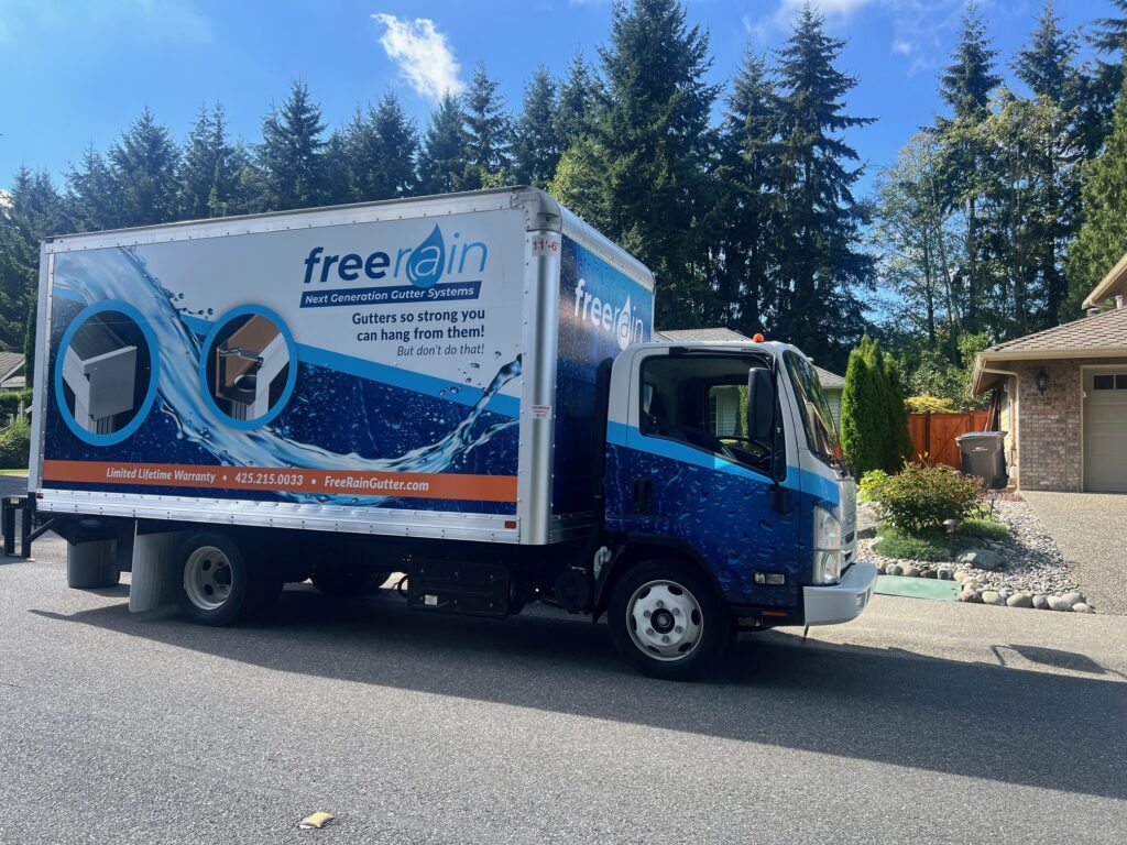 An image of a FreeRain truck ready to conduct gutter maintenance.